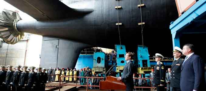 Putin inicia la construcción de nuevos submarinos nucleares y buques de guerra
